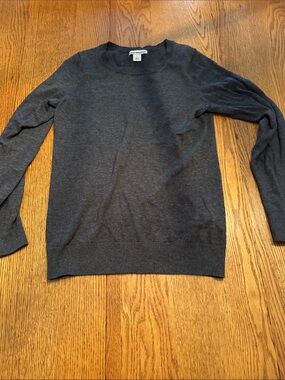 Amazon Essentials Women’s  Crewneck Sweater in Charcoal Grey